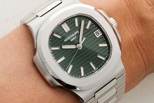 Patek Philippe Nautilus mobile image